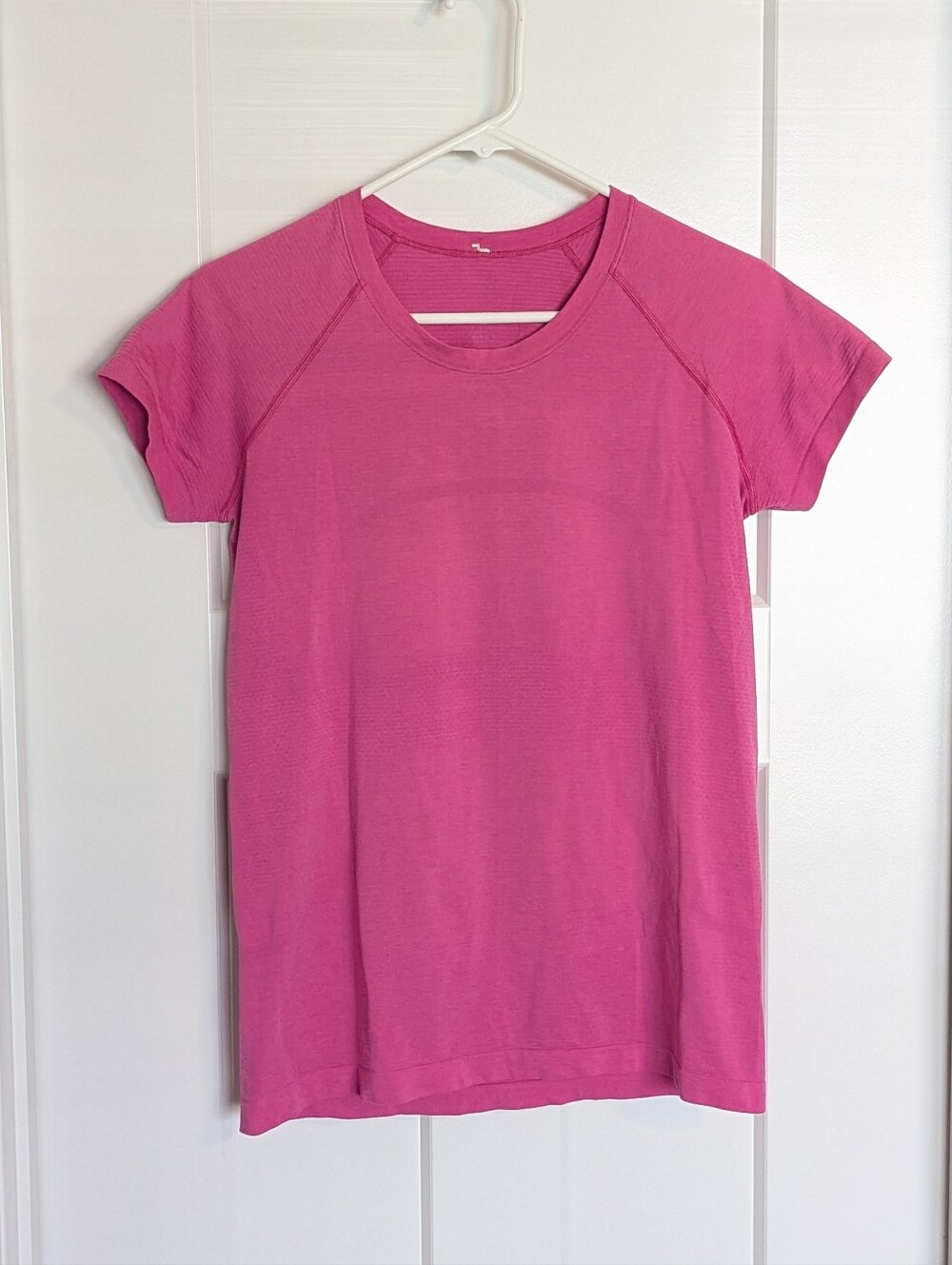 Lululemon Swiftly Tech Short Sleeve Shirt - Pink sz 10